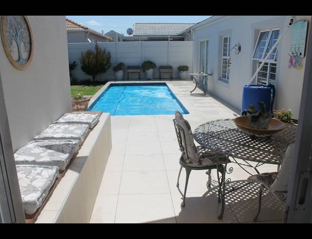 4 BEDROOM HOUSE FOR SALE IN SUNNINGDALE